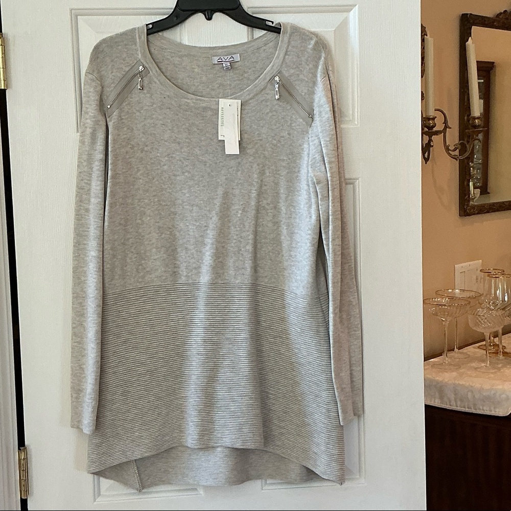 Ava & Viv Light Gray Zip-Shoulder Tunic Sweater